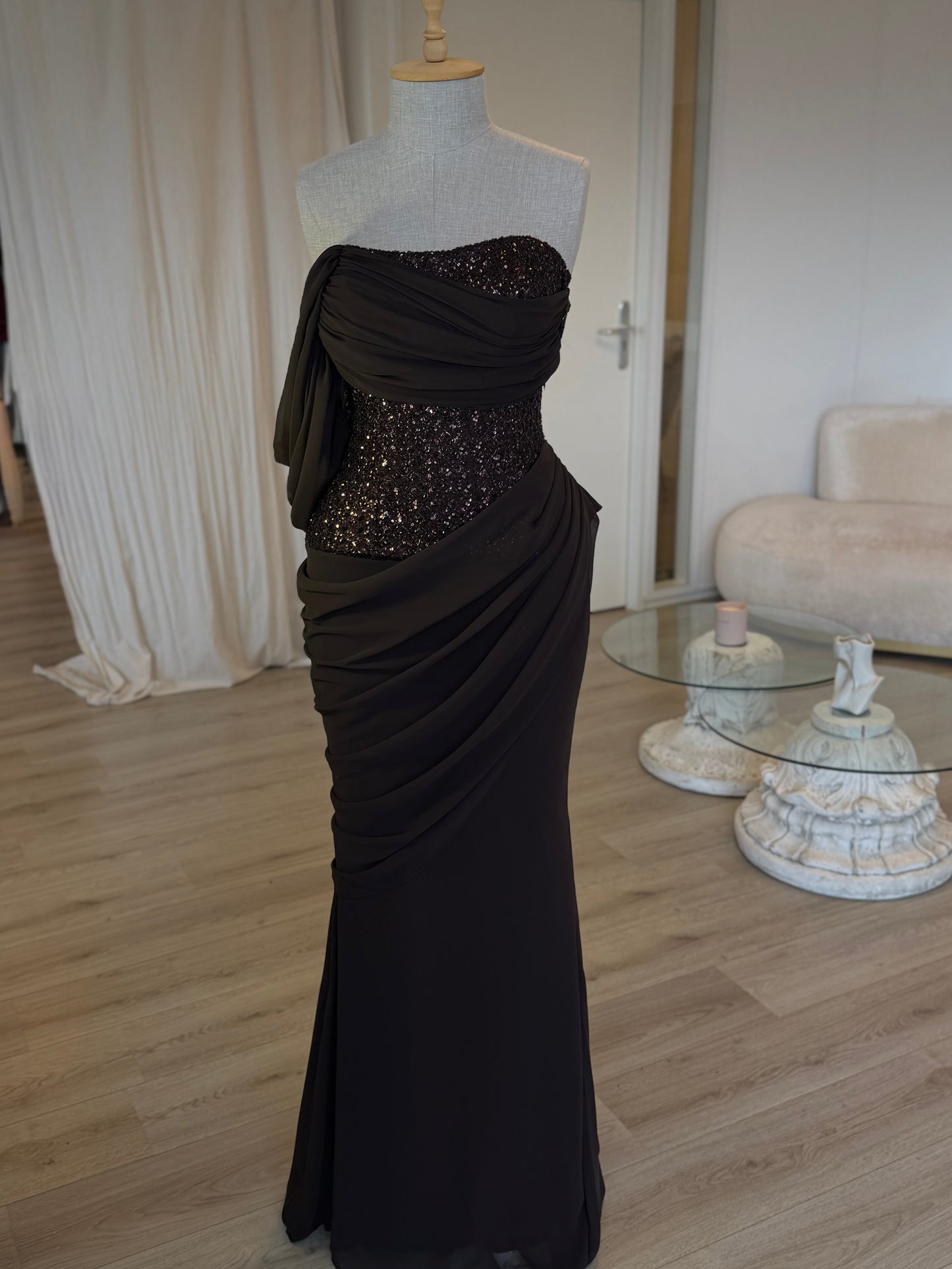 The Tuvana dress brown