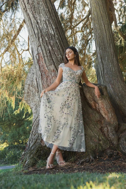 Ivory Floral Embroidered Sweetheart Neckline Midi Dress