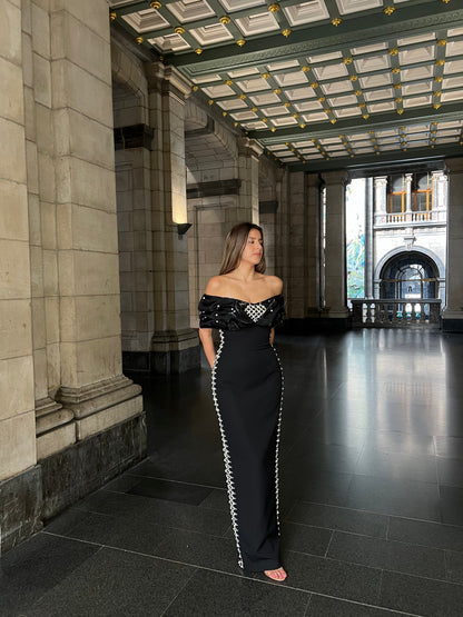 The Griselle dress black