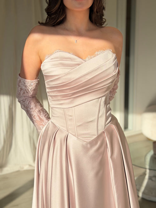 The Simona dress soft pink