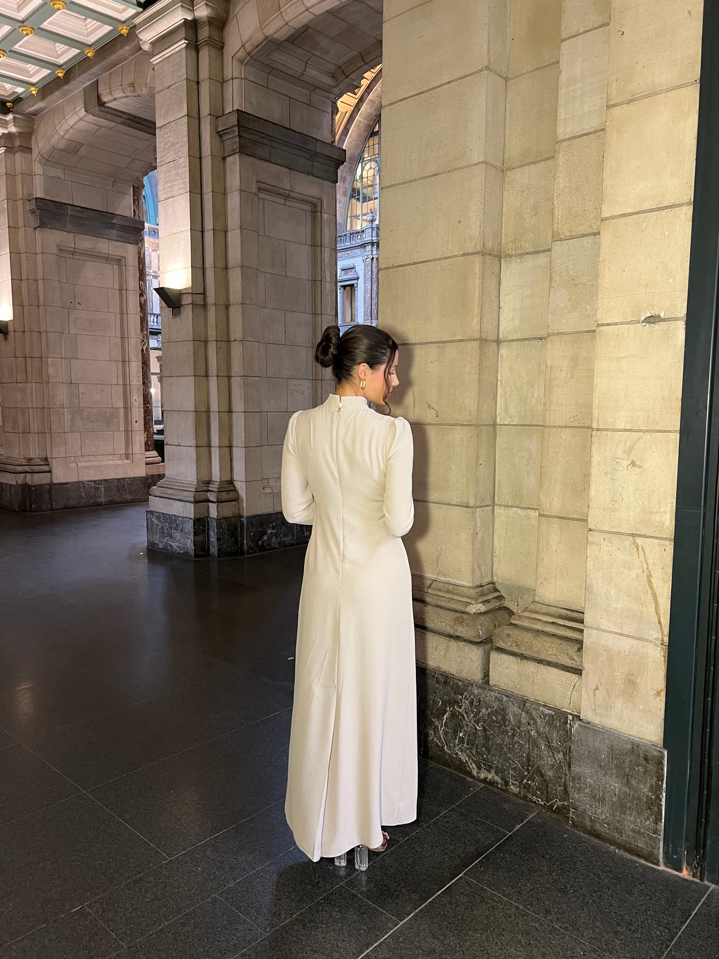 The Bahar dress beige