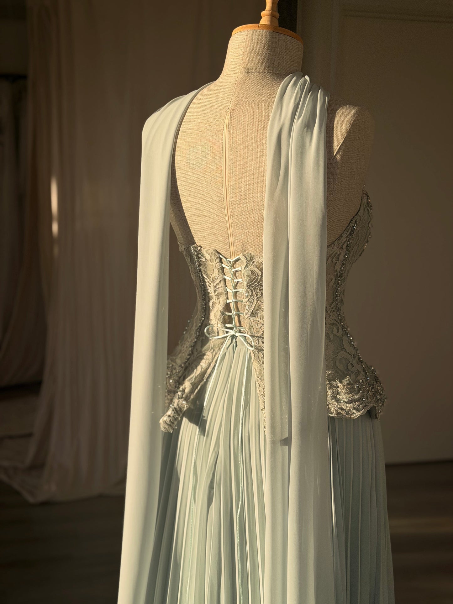 The Arya dress mint