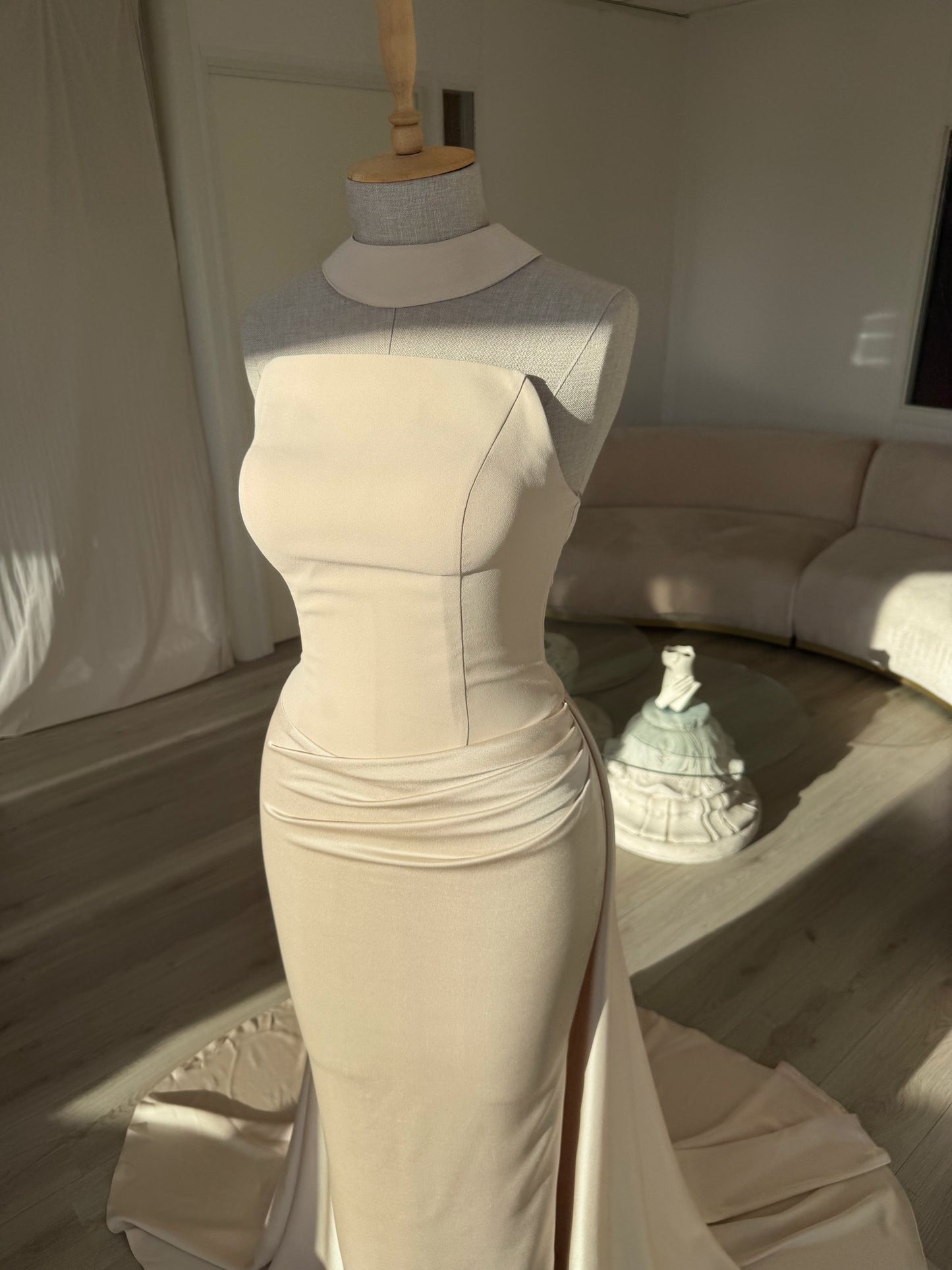 The Asina dress beige