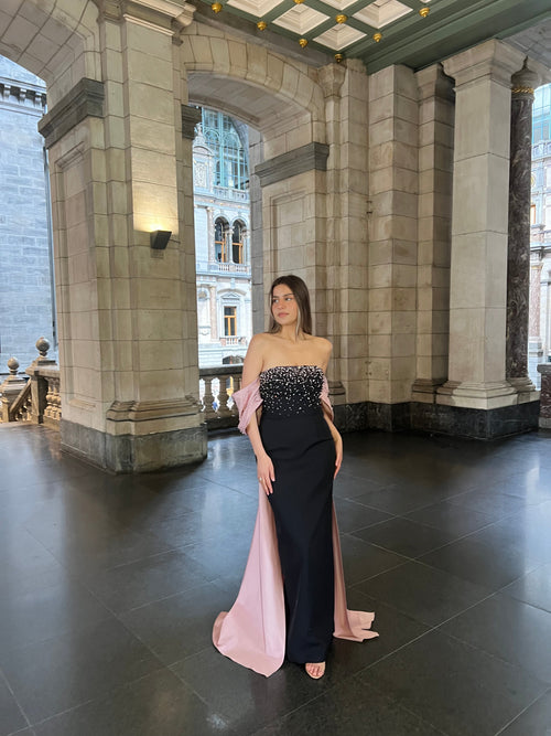 The Leena dress black and pink