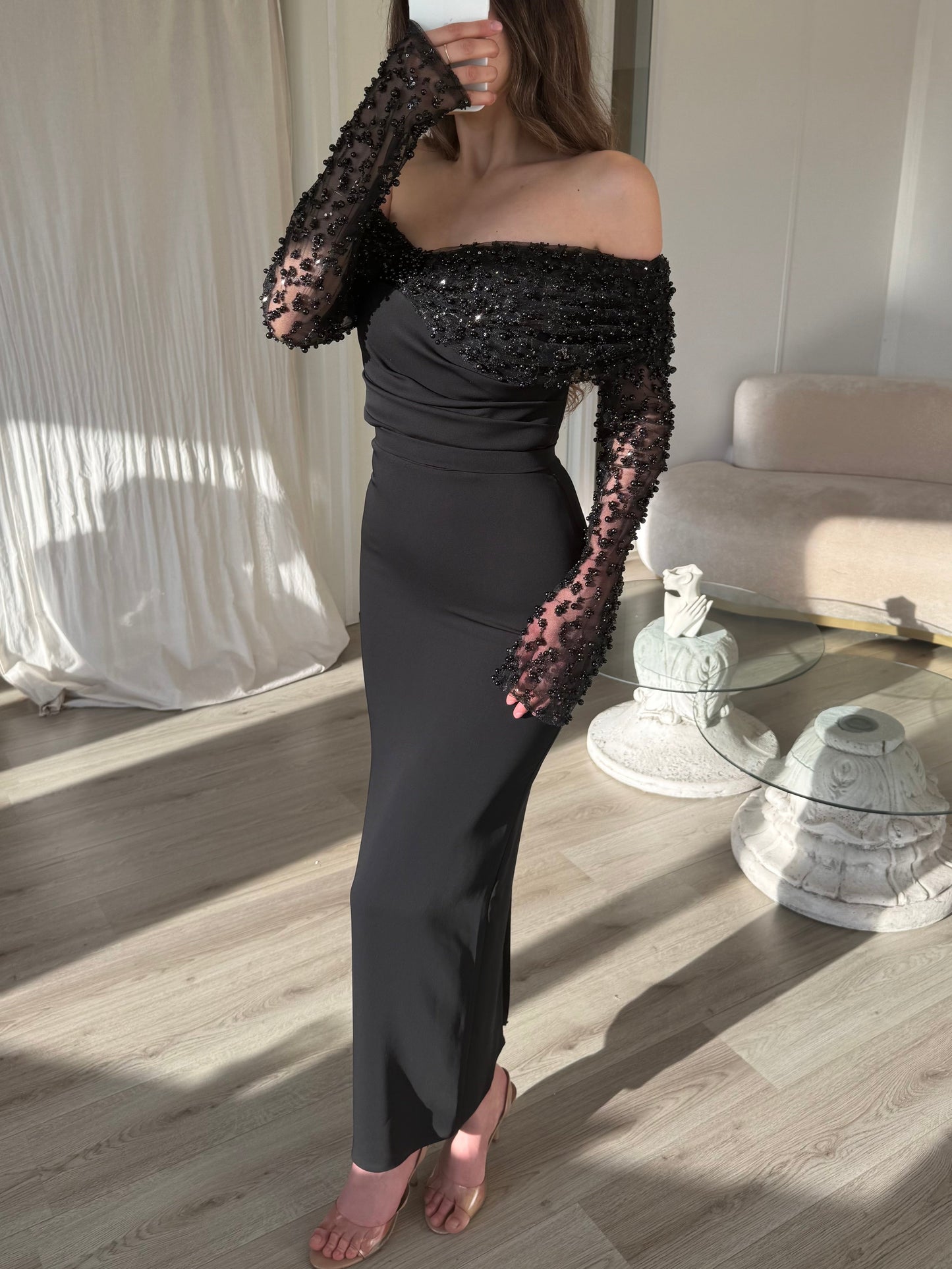 The Beyza midi dress black