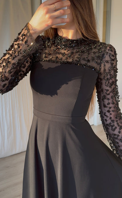 The Darla dress black maxi