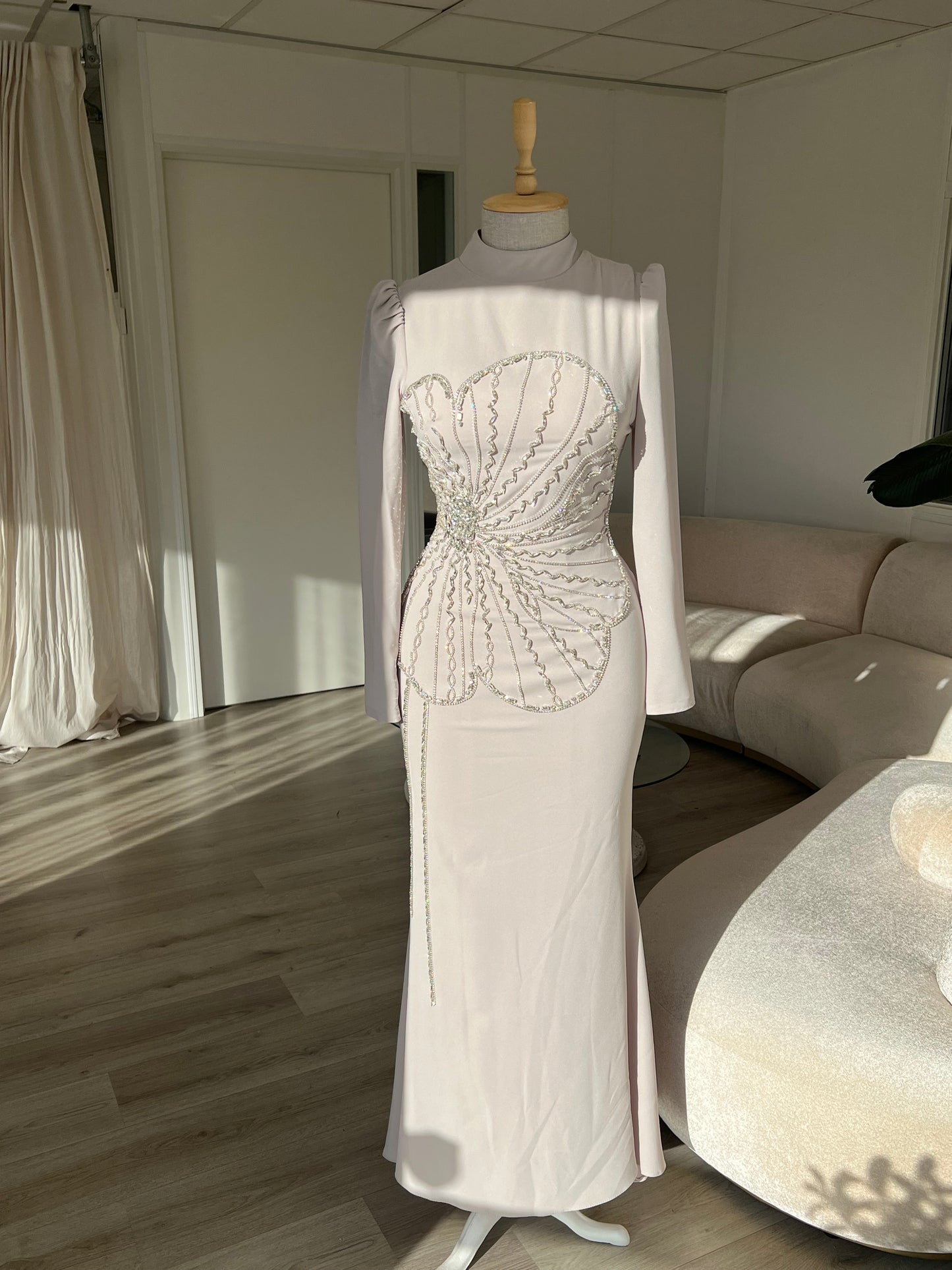 The Nursema dress beige