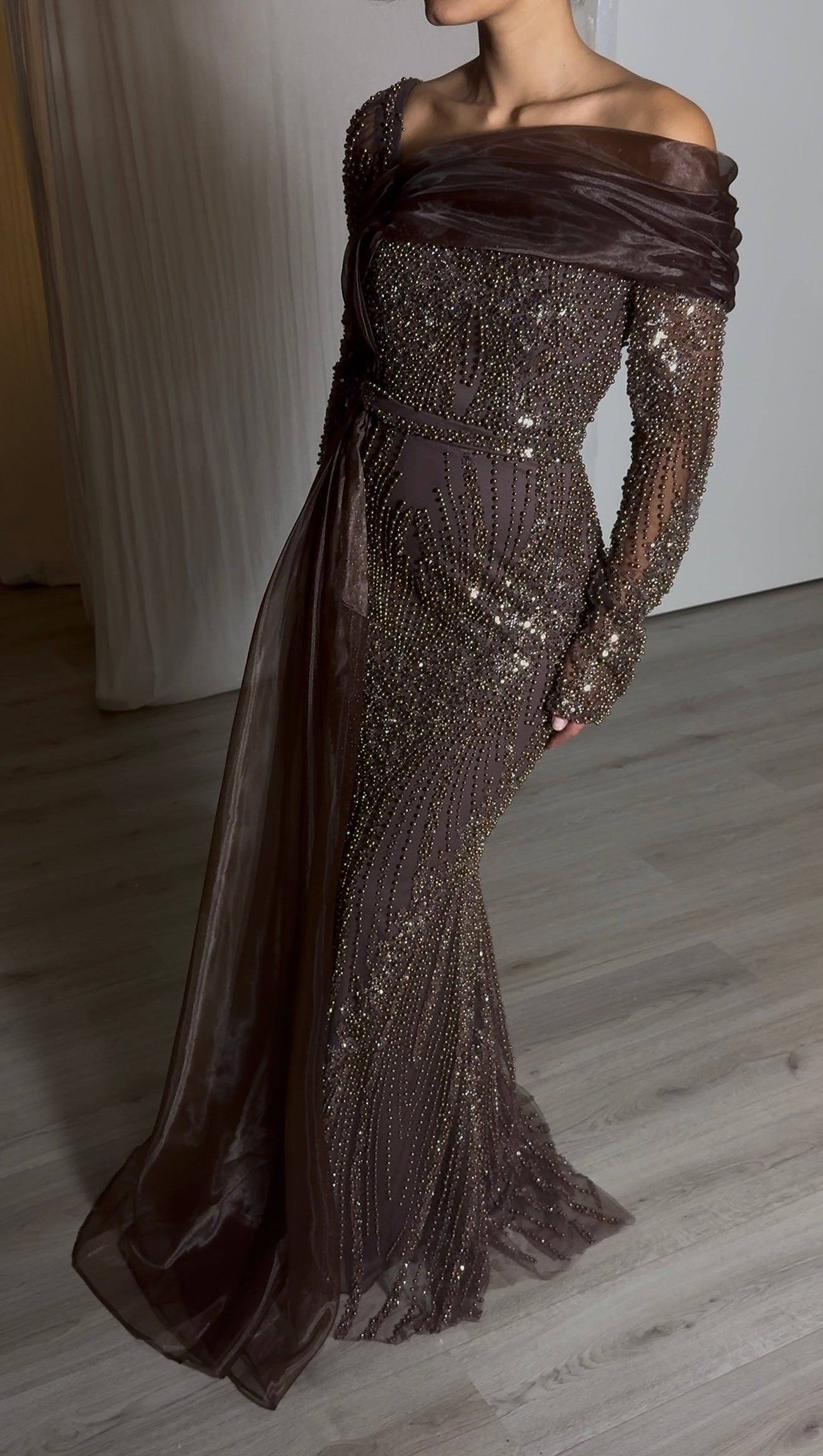 The Lora dress brown