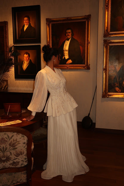 The Maxime suit ivory
