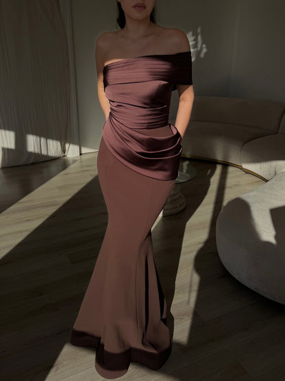 The Mora dress brown