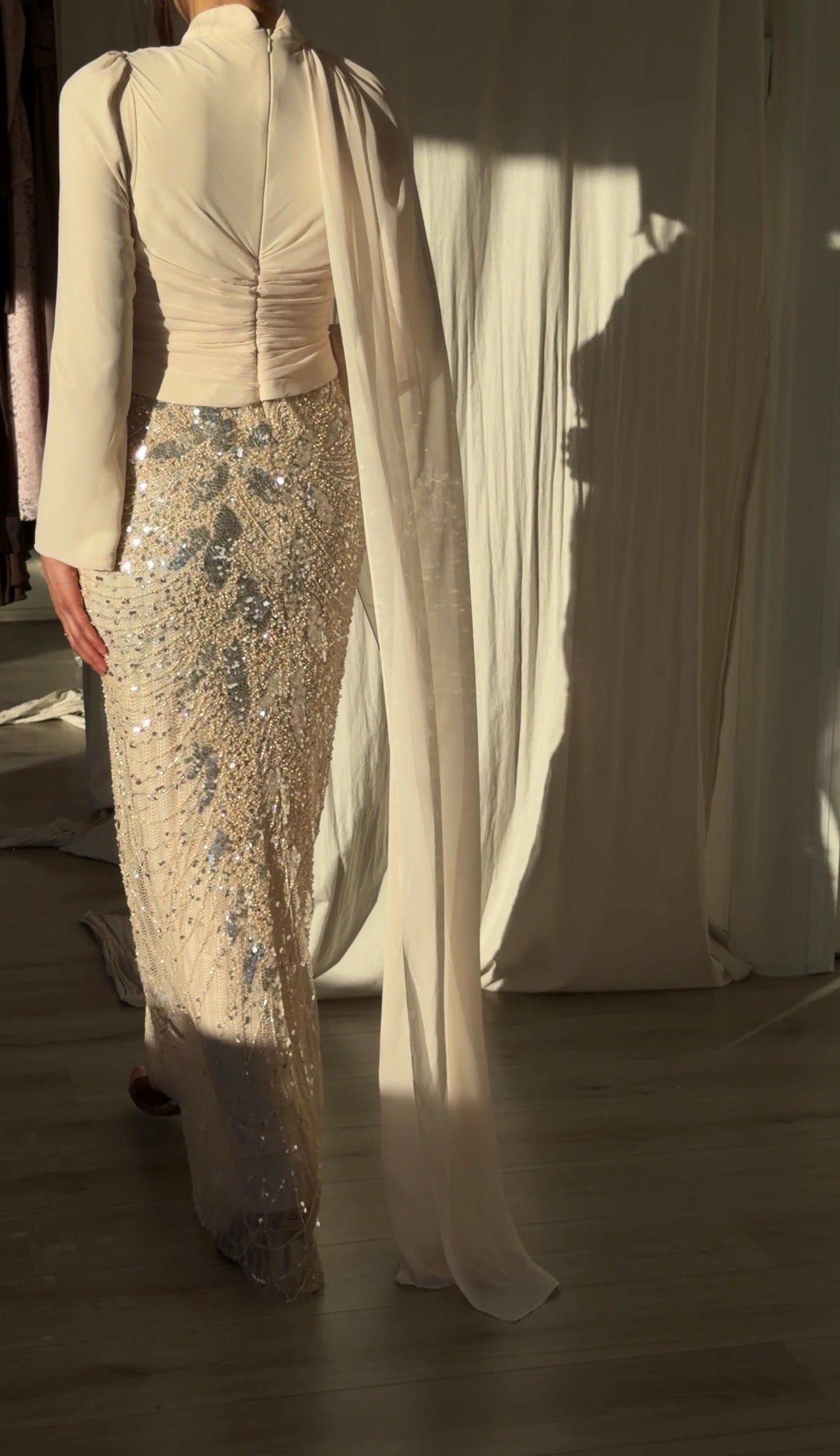 The Zerin dress beige