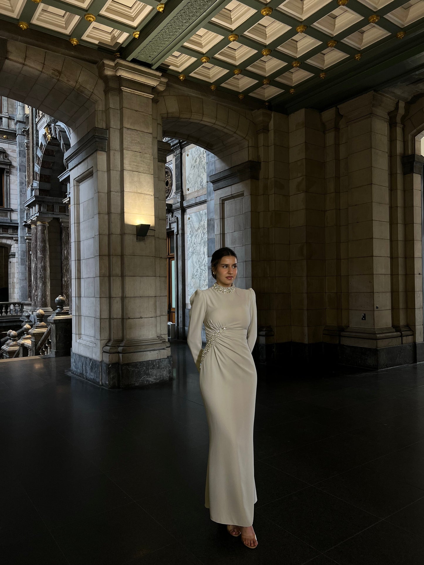 The Aida dress beige