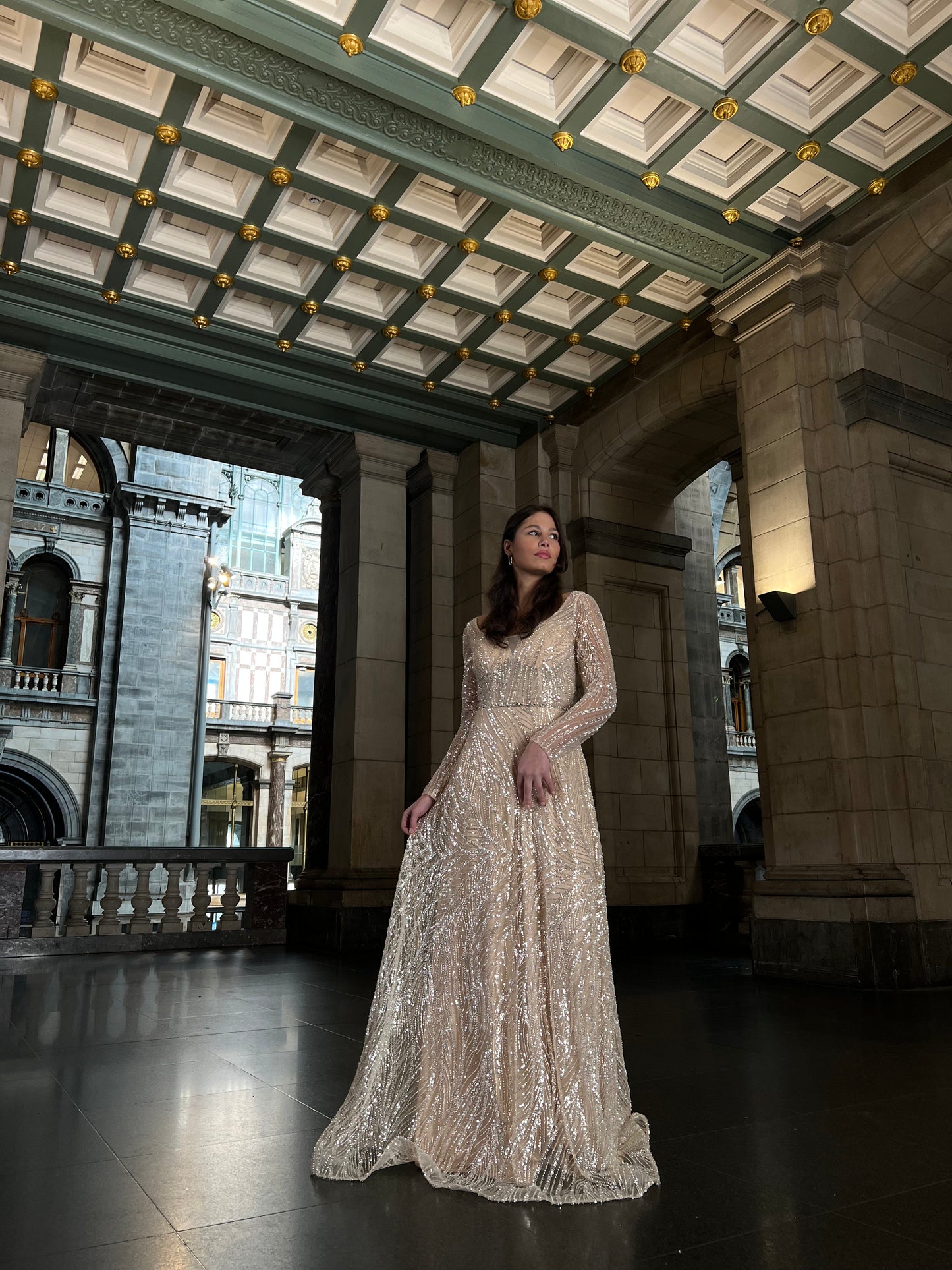 The Sara dress beige