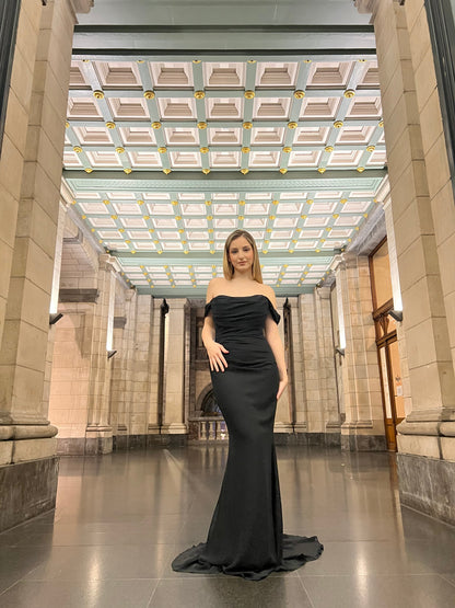 The Meyra dress black