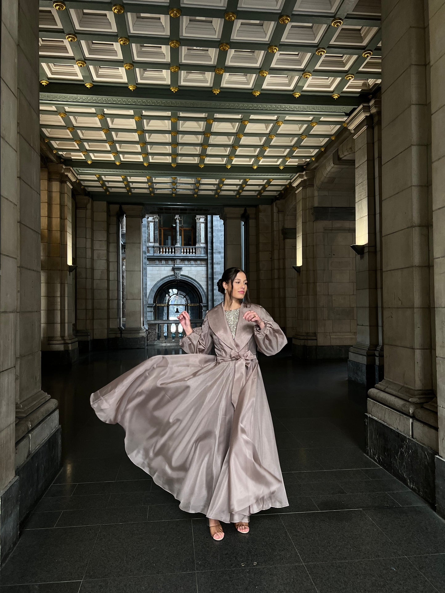 The Roza dress taupe